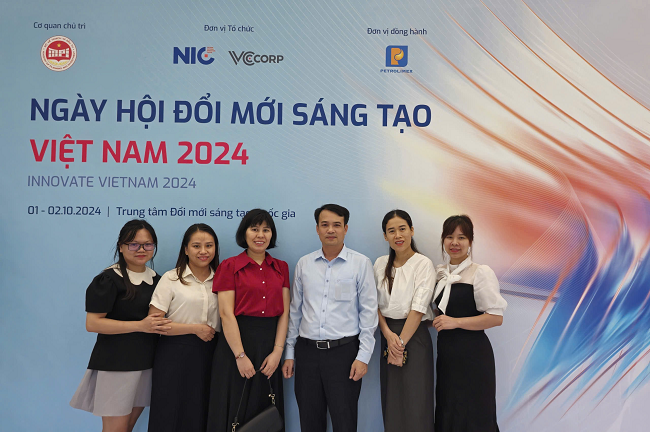Doan can bo, giang vien, sinh vien Truong Dai hoc Hung Vuong tham du cac su kien tai Le Ky niem 5 nam thanh lap Trung tam DMST Quoc gia & Khai mac Ngay hoi Doi moi sang tao Viet Nam 2024 (Innovate Vietnam)