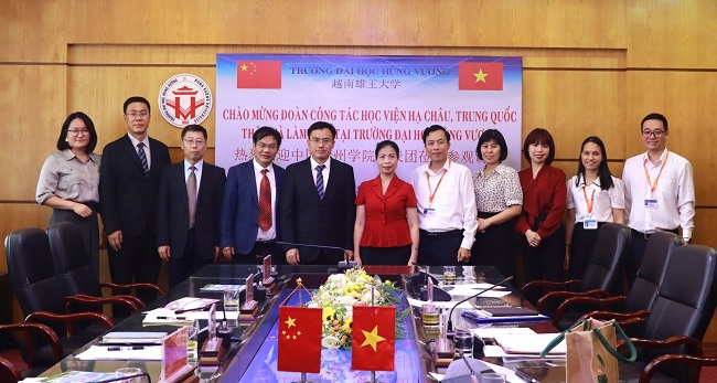 Truong Dai hoc Hung Vuong don tiep va lam viec voi doan cong tac Hoc vien Ha Chau, Trung Quoc