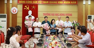 Truong Dai hoc Hung Vuong to chuc gap mat chuc mung giang vien tinh nguyen Trung Quoc nhan ngay Nha giao Trung Quoc 10/9