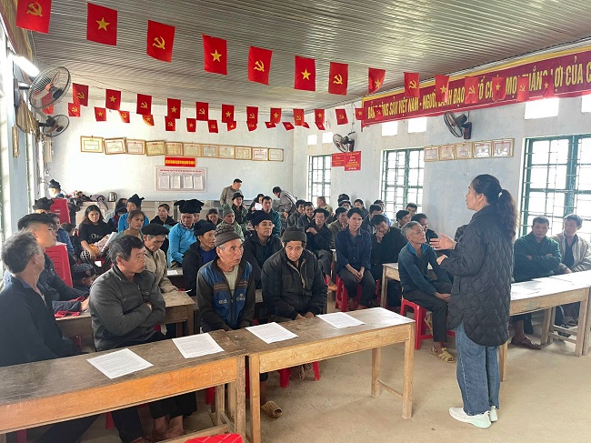 Truong DH Hung Vuong trien khai Du an: “Phong, tru benh Than thu gay hai doi voi cay Hong khong hat tren dia ban huyen Quan Ba tinh Ha Giang” (Du an thuoc chuong trinh muc tieu Quoc gia)