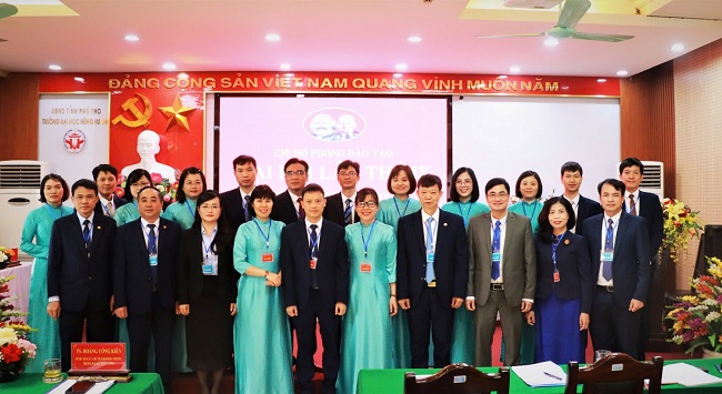Dai hoi Chi bo Phong Dao tao Truong Dai hoc Hung Vuong thanh cong tot dep