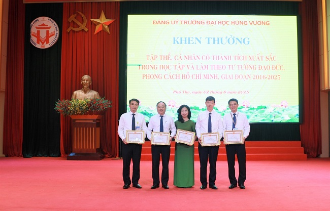 Dang bo Truong DH Hung Vuong to chuc Hoc tap chuyen de nam 2025 va Tong ket 10 nam thuc hien Chi thi so 05-CT/TW, ngay 15/5/2016 cua Bo Chinh tri