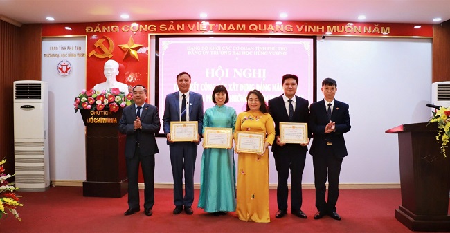 Dang uy Truong DH Hung Vuong Tong ket cong tac xay dung Dang nam 2024, trien khai phuong huong nhiem vu nam 2025