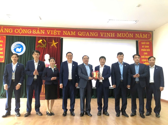 Doan cong tac Truong Dai hoc Hung Vuong di hoc tap kinh nghiem ve chuyen doi so trong giao duc dai hoc