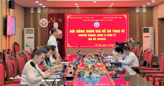Hoi dong danh gia De an Thac si cac chuyen nganh: Sinh hoc va Quan ly kinh te thanh cong tot dep