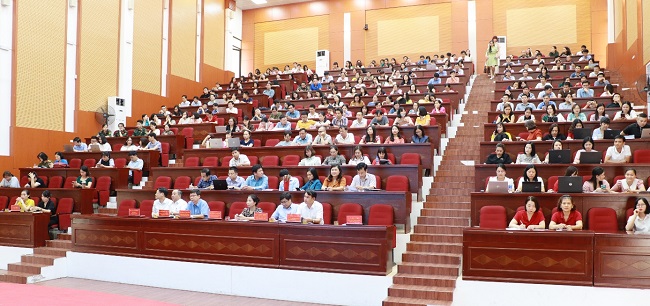 Hoi nghi hoc tap chuyen de “Hoc tap va lam theo tu tuong, dao duc, phong cach Ho Chi Minh de xay dung va phat huy gia tri van hoa, con nguoi Dat To dap ung yeu cau phat trien, hoi nhap trong giai doan hien nay