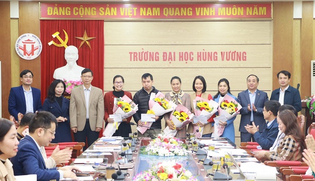 Hoi nghi Tong ket cong tac phat trien doi ngu giang vien trinh do cao nam 2024 va phuong huong nhiem vu nam 2025