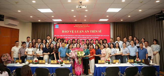 NCS Nguyen Thi To Loan bao ve thanh cong luan an Tien si tai Dai hoc Quoc gia Ha Noi