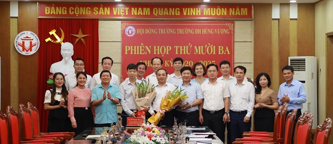 Phien hop thu Muoi Ba Hoi dong truong Truong DH Hung Vuong nhiem ky 2020 - 2025