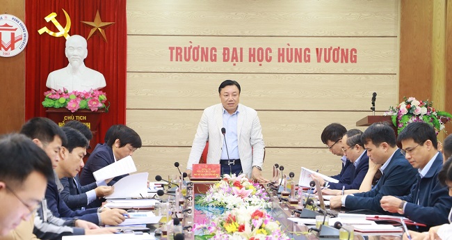 Pho Chu tich UBND tinh Phu Tho Nguyen Huy Ngoc tham va lam viec voi Truong Dai hoc Hung Vuong
