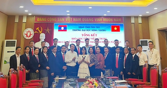 Tong ket khoa dao tao Tieng Viet ngan han cho can bo tinh Luong Nam Tha, nuoc CHDCND Lao 