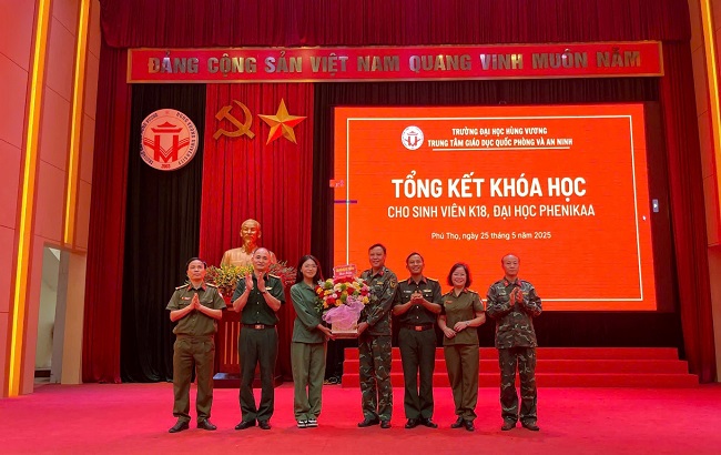 Tong ket khoa hoc Giao duc QP&AN cho gan 1600 sinh vien Dai hoc Phenikaa