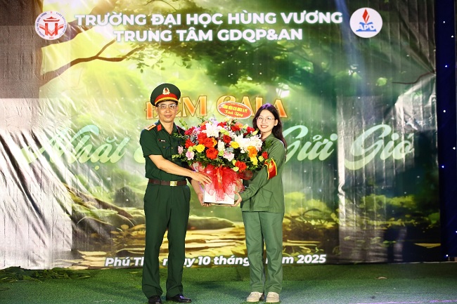 Tong ket khoa hoc Giao duc QP&AN cho gan 1700 sinh vien cua Hoc vien Chinh sach va Phat trien