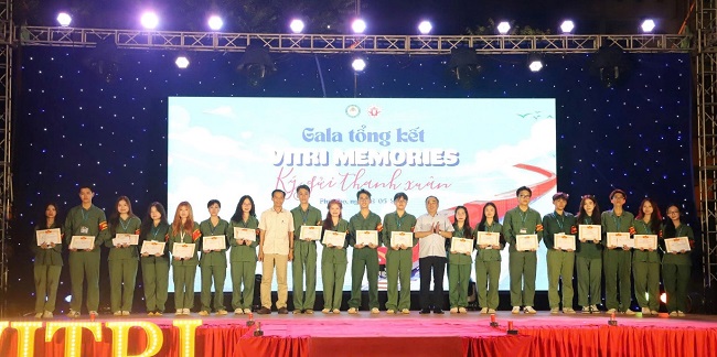 Tong ket khoa hoc Giao duc QP&AN cho hon 1500 sinh vien cua Hoc vien Tai chinh (dot 2)