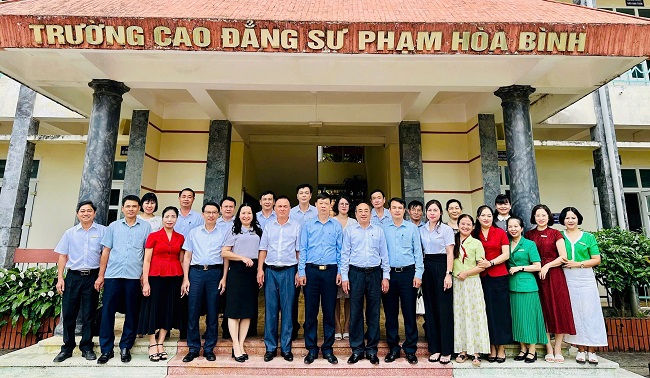 Truong Dai hoc Hung Vuong lam viec voi So Giao duc & Dao tao tinh Hoa Binh va Truong CDSP Hoa Binh