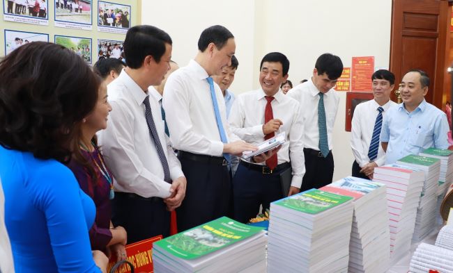 Truong Dai hoc Hung Vuong tham gia Hoi bao Dat To nam 2024