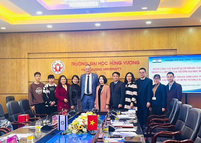 Truong Dai hoc Hung Vuong tiep don va lam viec voi Dai su Quan Israel tai Viet Nam