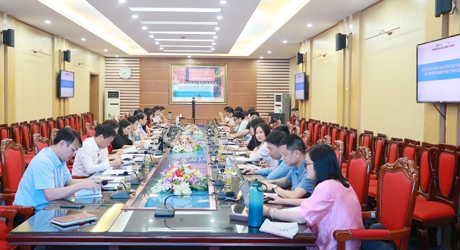 Truong Dai hoc Hung Vuong to chuc Hoi nghi tap huan cong tac kiem tra thi THPT nam 2025