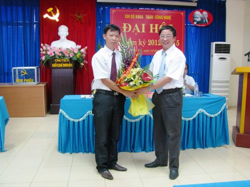 To chuc thanh cong dai hoi chi bo diem