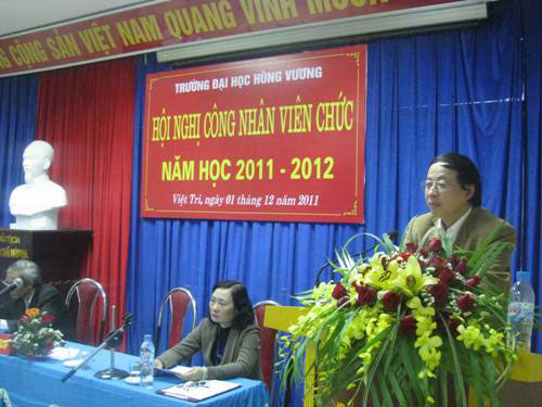 Hoi nghi cong nhan vien chuc nam hoc 2011 - 2012