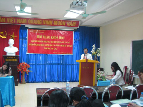 Khoa Kinh te & QTKD to chuc Hoi thao khoa hoc ve Doi moi phuong phap day hoc theo hoc che tin chi nam hoc 2011-2012