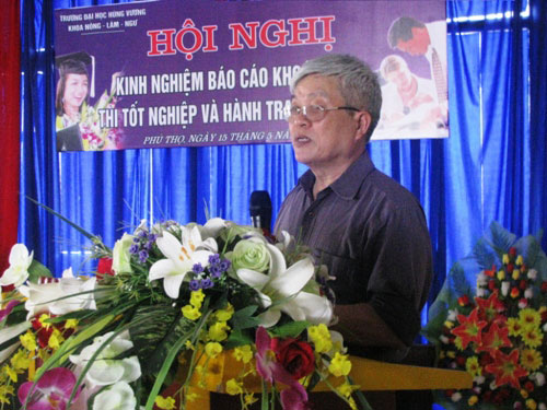 Khoa Nong – Lam – Ngu to chuc hoi thao “Kinh nghiem bao cao khoa luan, thi tot nghiep va hanh trang vao doi”