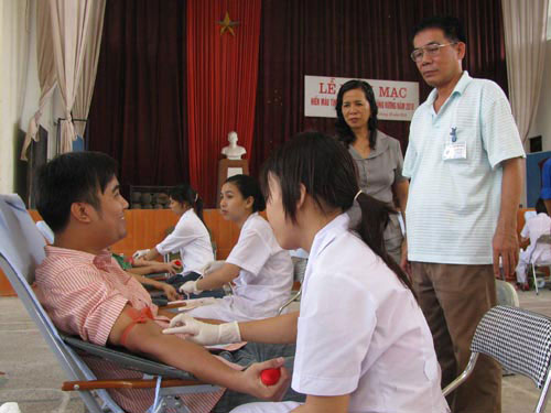 Chuong trinh “nhung giot mau hong tinh nguyen”