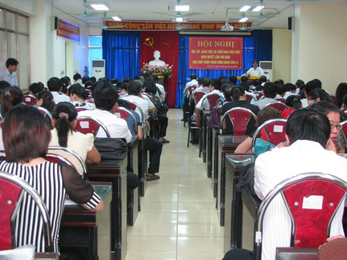 Dang bo Truong Dai hoc Hung Vuong trien khai hoc tap Nghi quyet trung uong 5 khoa X