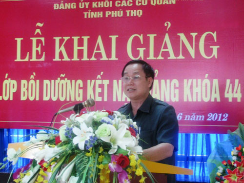 84 hoc vien tham gia hoc lop cam tinh Dang nam 2012