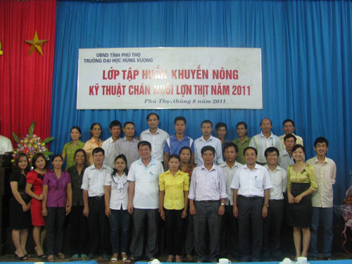 Tap huan Khuyen nong Ky thuat chan nuoi lon thit nam 2011