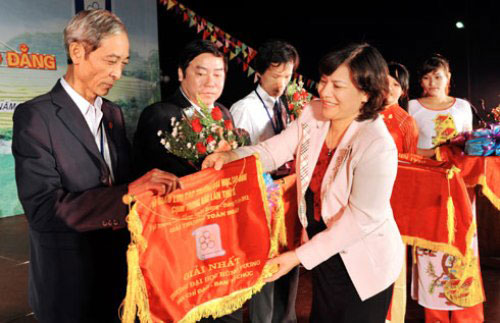 Dai hoc Hung Vuong xuat sac dat giai Nhat toan doan tai Hoi giao luu cac truong dai hoc, cao dang cum Trung Bac