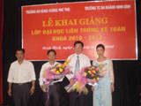 Khai giang lop dai hoc lien thong ke toan tai Ninh Binh khoa 2010- 2013