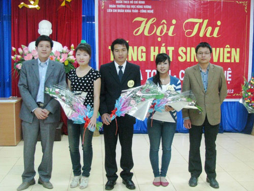 Khoa Toan – Cong nghe to chuc Hoi thi Tieng hat sinh vien chao mung Dai hoi dai bieu Doan TNCS Ho Chi Minh Truong Dai hoc Hung Vuong, nhiem ky 2012 – 2014