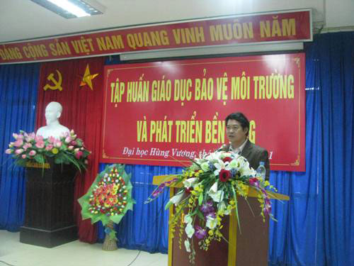Dai hoc Hung Vuong to chuc “Tap huan giao duc ve bao ve moi truong va phat trien ben vung”