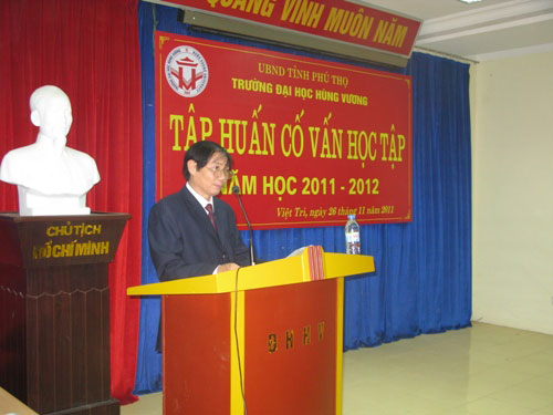 Hoi nghi “Tap huan Co van hoc tap nam hoc 2011-2012”