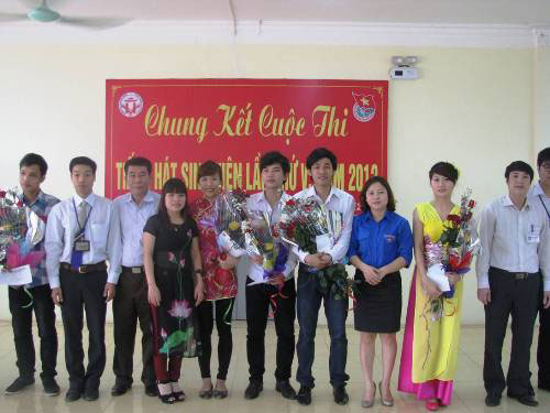 Chung khao cuoc thi “Tieng hat sinh vien” Truong Dai hoc Hung Vuong lan thu V, nam 2012