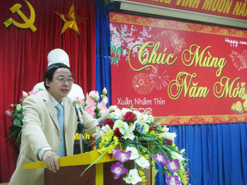 Truong Dai hoc Hung Vuong gap mat dau Xuan Nham Thin 2012