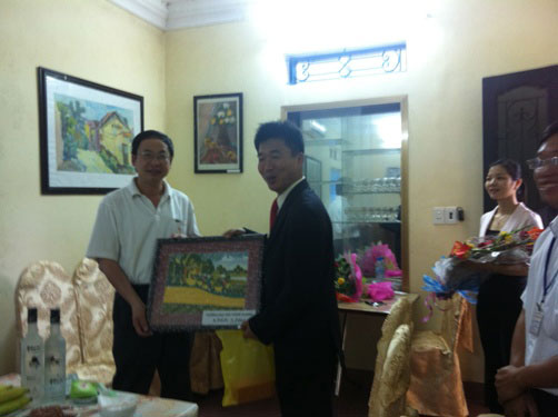 Chia tay ong Young Chan Kim – Can bo cua tinh Hwaseong, Han Quoc
