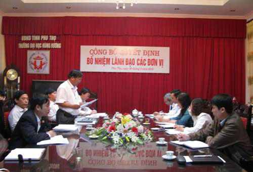 Cong bo quyet dinh bo nhiem lanh dao cac don vi