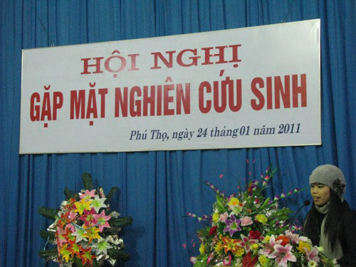 Gap mat nghien cuu sinh dau Xuan Tan Mao 2011