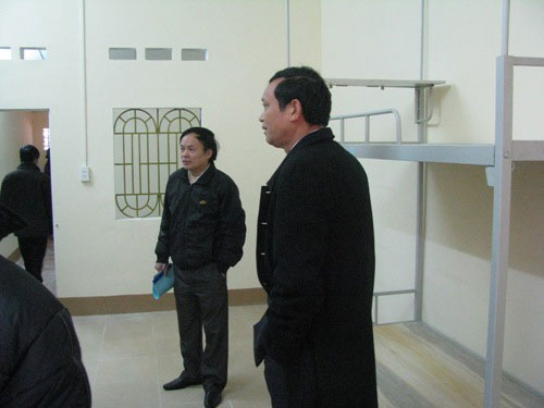 Nghiem thu ban giao Nha cong vu giao vien Truong Dai hoc Hung Vuong