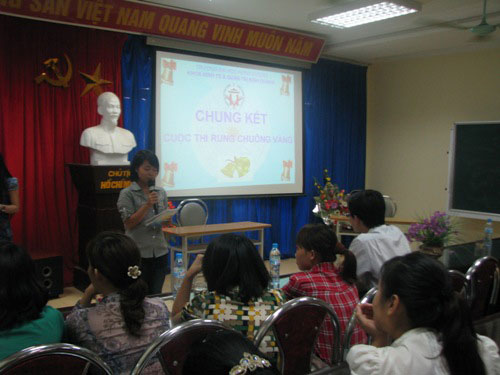 Cuoc thi chung ket “Rung chuong vang” khoa Kinh te & QTKD Truong Dai hoc Hung Vuong