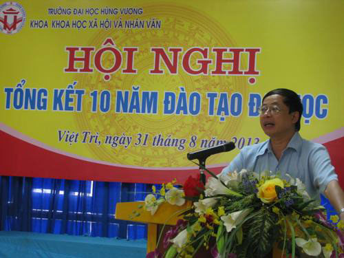 Hoi nghi tong ket 10 nam dao tao dai hoc cua Khoa Khoa hoc Xa hoi va Nhan van thanh cong tot dep