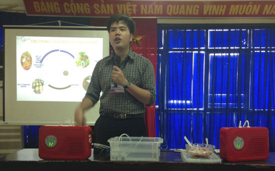  Truong Dai hoc Hung Vuong phoi hop to chuc “Chuong trinh chia se giai phap xu ly cac chat doc hai trong thuc pham”