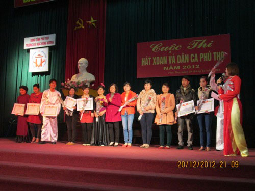 Mot so hinh anh chung ket cuoc thi “Hat Xoan va Dan ca Phu Tho” nam 2012 