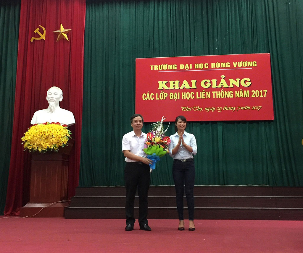 Truong Dai hoc Hung Vuong to chuc Khai giang cac lop Dai hoc Lien thong nam 2017