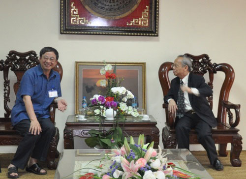 Truong Dai hoc Hung Vuong lam viec voi Doan cong tac cua Hoi dong Ly luan, phe binh van hoc, nghe thuat