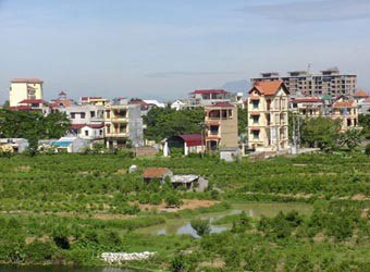 To chuc lay y kien ve Du thao Luat Dat dai (sua doi)