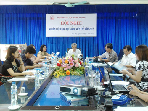 Dai hoc Hung Vuong vinh du nam trong top 10 “Tai nang khoa hoc tre Viet Nam” nam 2012
