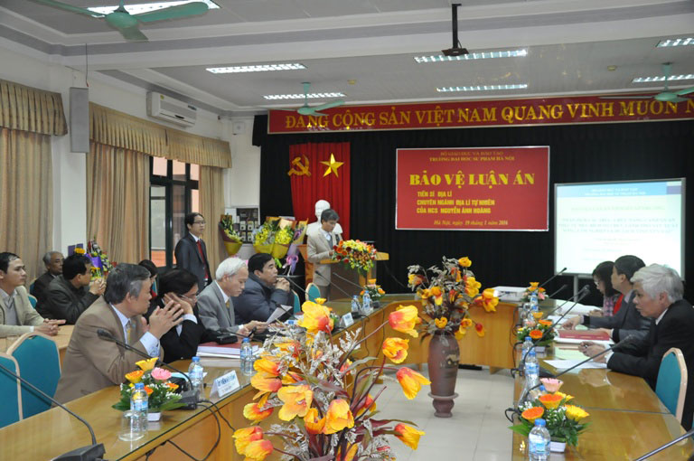 I:\DCIM\100NCD90\DSC_0077.JPG Toàn cảnh buổi bảo vệ luận án tiến sĩ